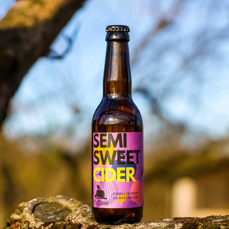 Box: 24 bottles of Semi Sweet Cider